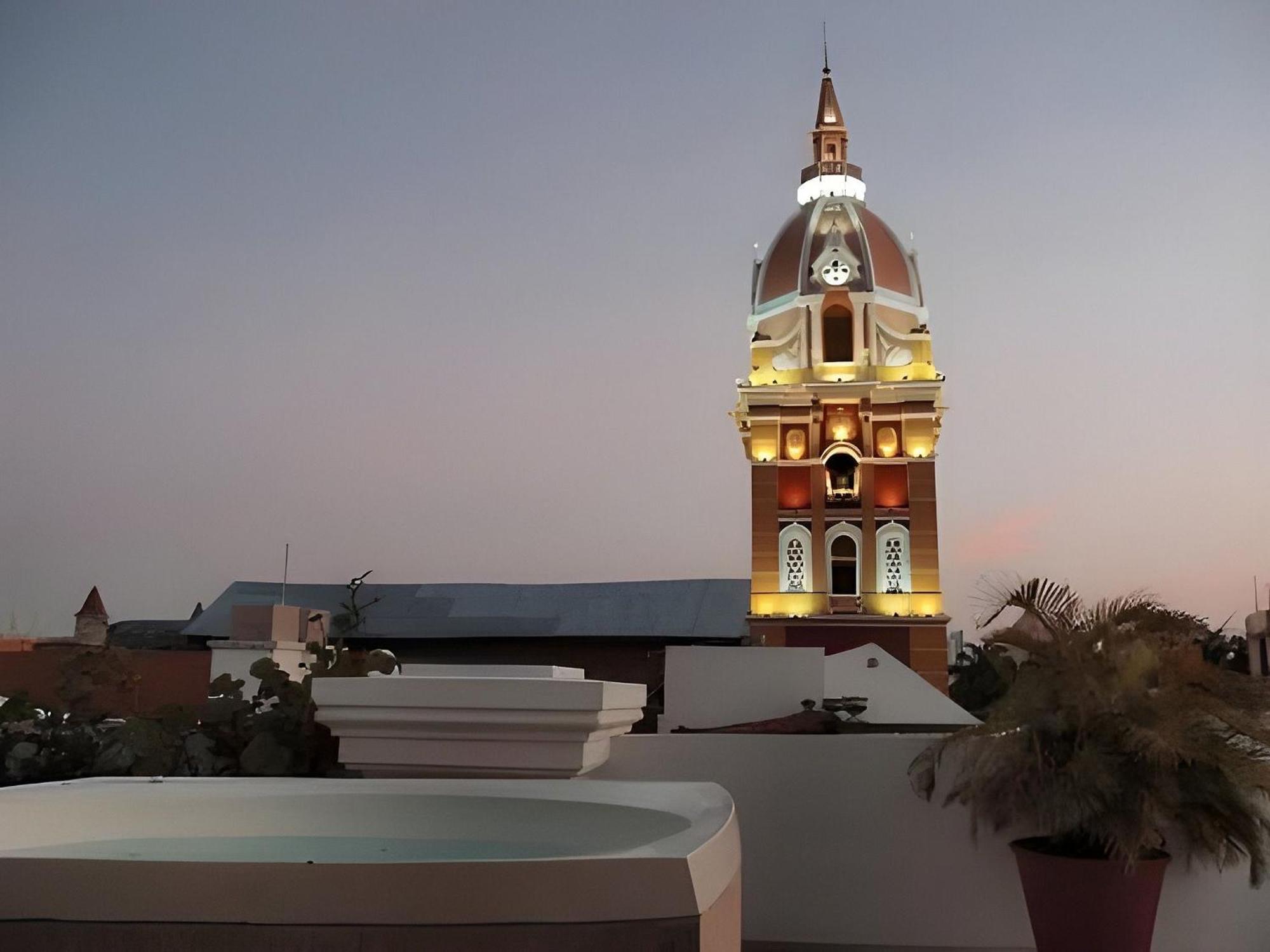 Apartamento Edificio Ubicado En El Centro De La Ciudad Dentro De La Ciudad Amurallada Edificio Ayos