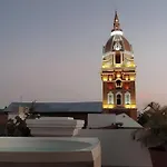 Edificio Ayos Dentro La Ciudad Amurallada